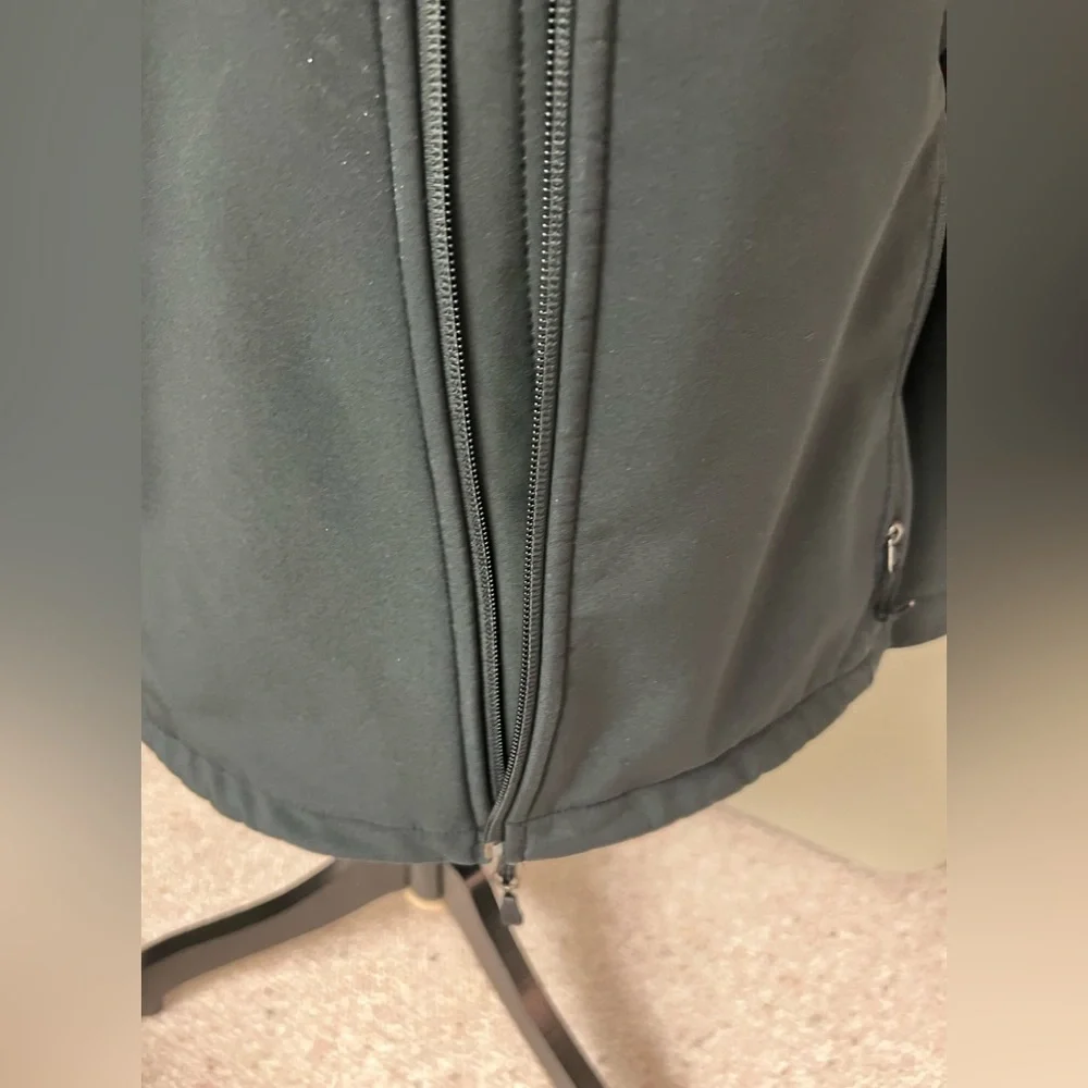 Women’s black soft shell north face jacket - Picture 9 of 10